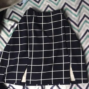 Skirt with two slits, navy blue and white